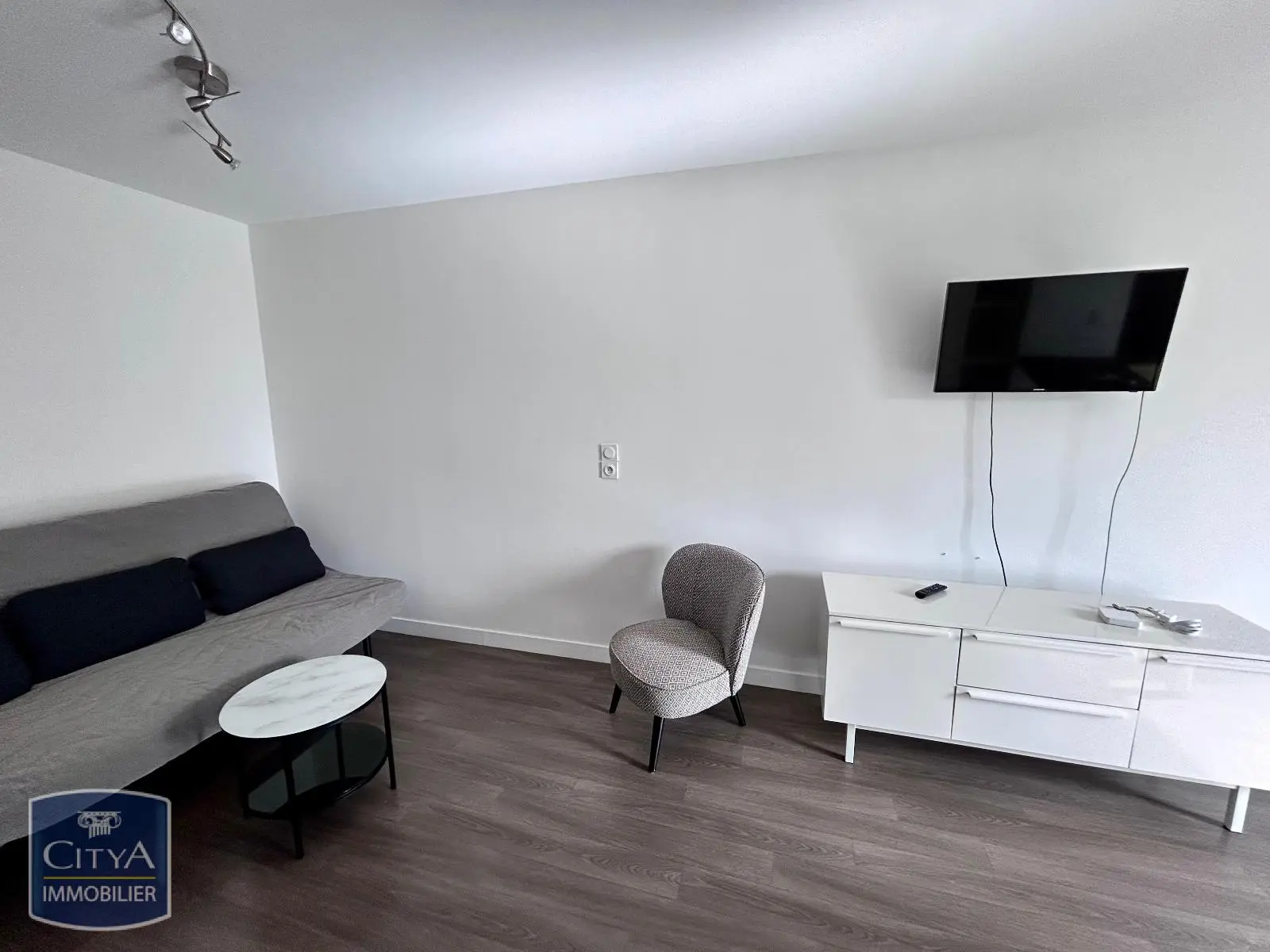 Photo 1 Appartement 1 pièce 26.85m²