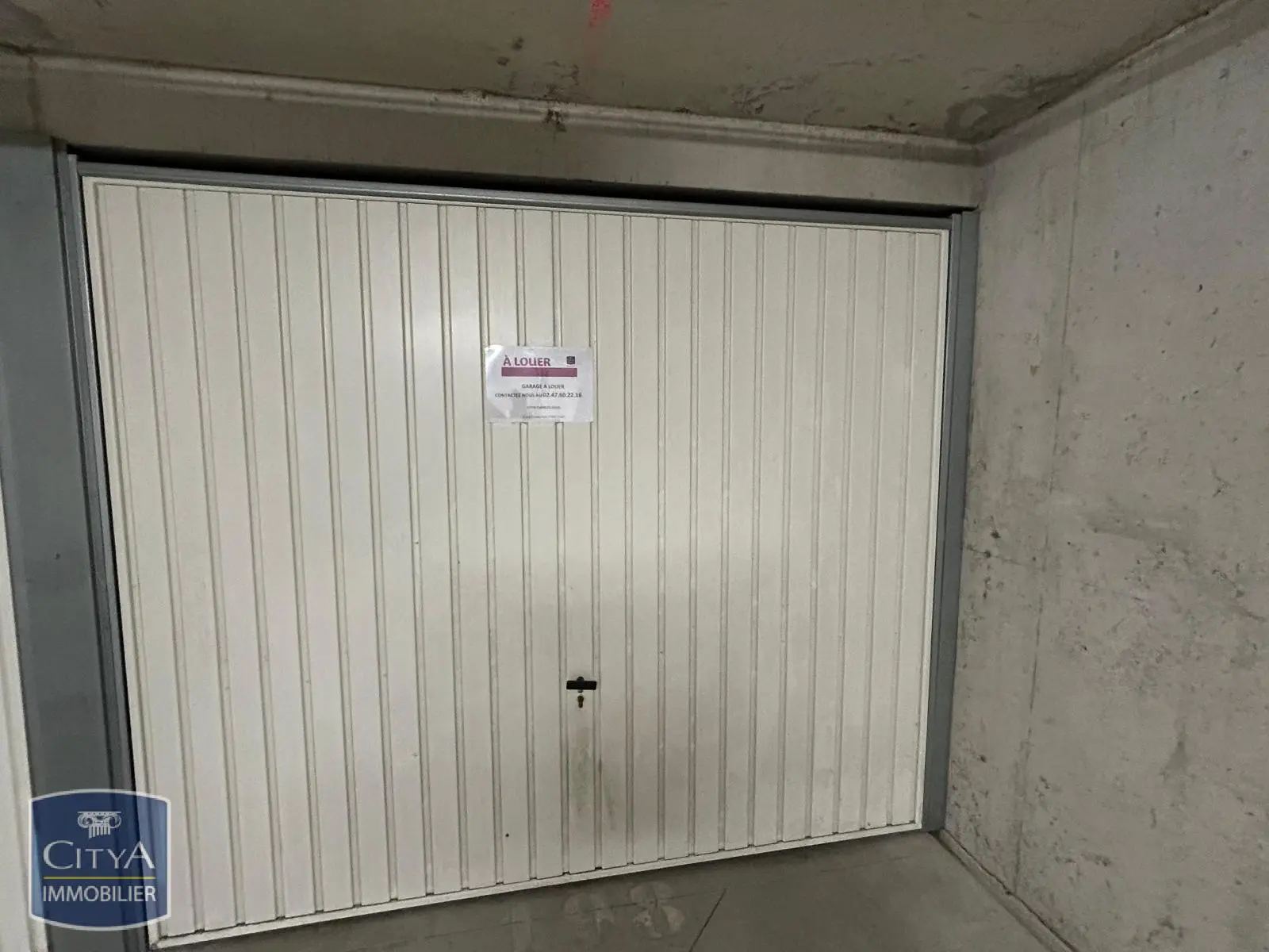 Photo 1 Parking