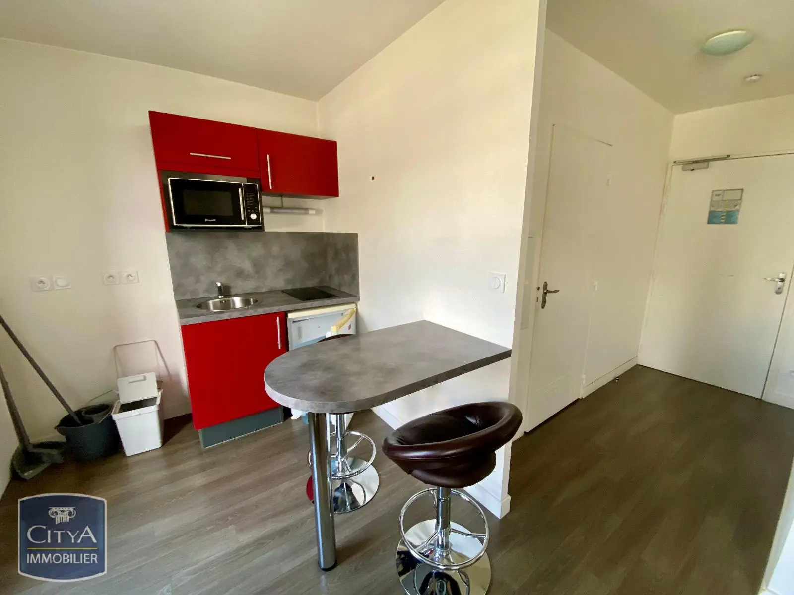 Photo 1 Appartement 1 pièce 25.49m²