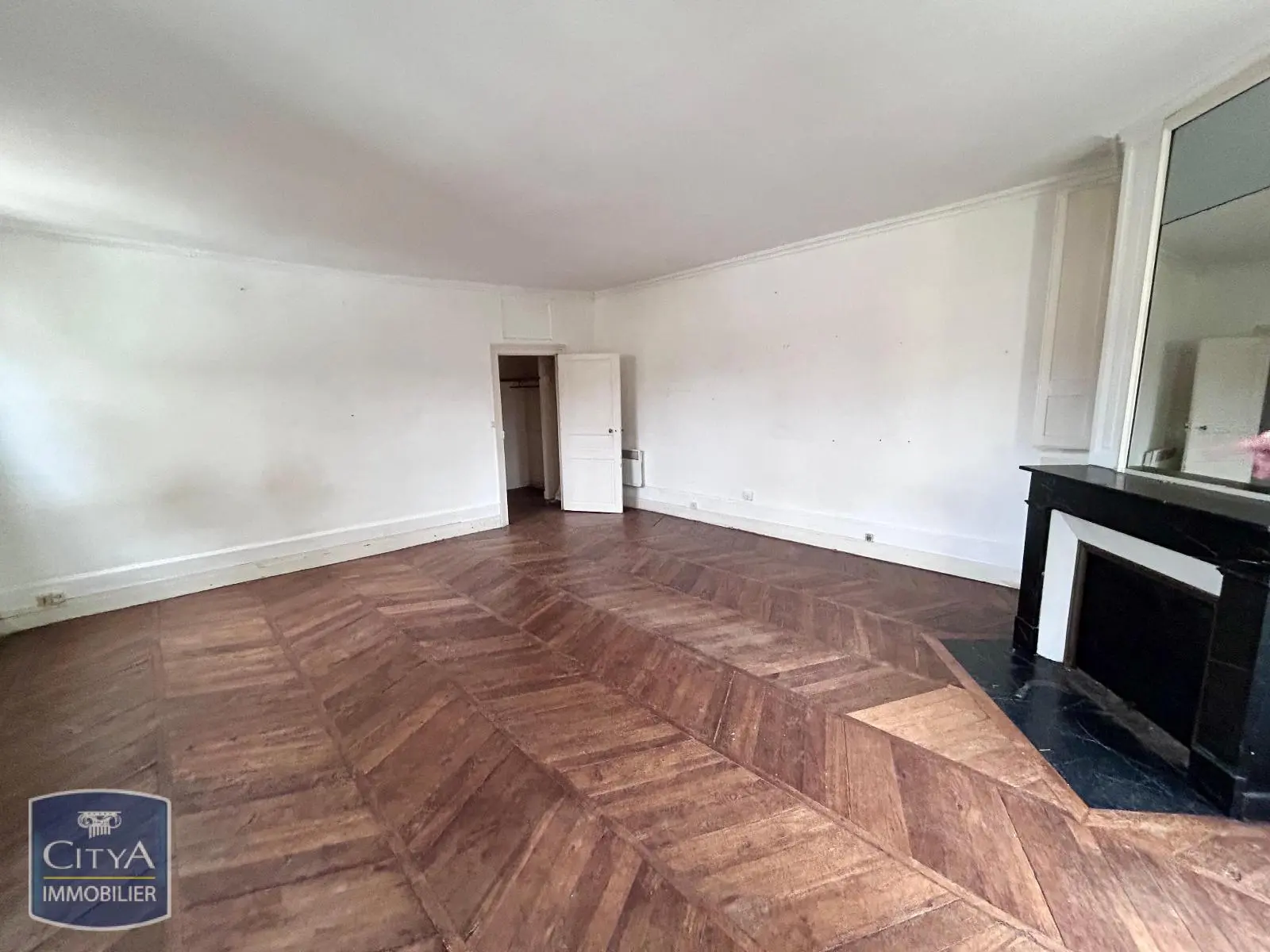 Photo 2 Appartement 1 pièce 49.41m²