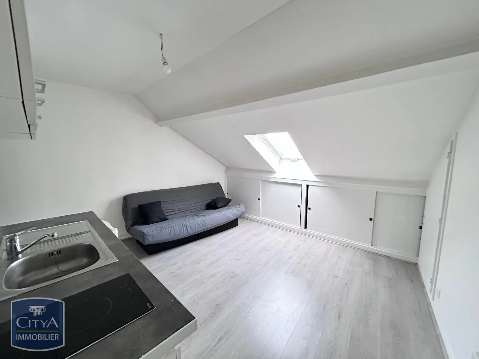 Photo 2 Appartement 1 pièce 14.61m²