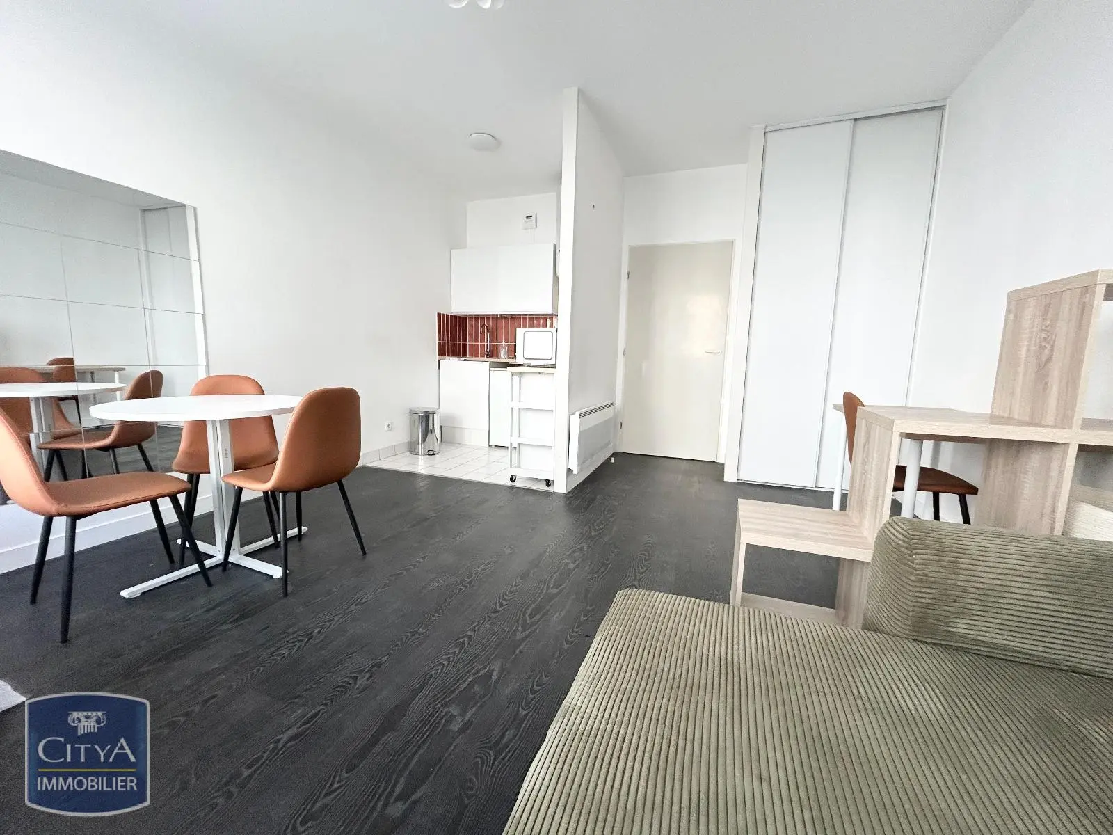 Photo 1 Appartement 1 pièce 29m²