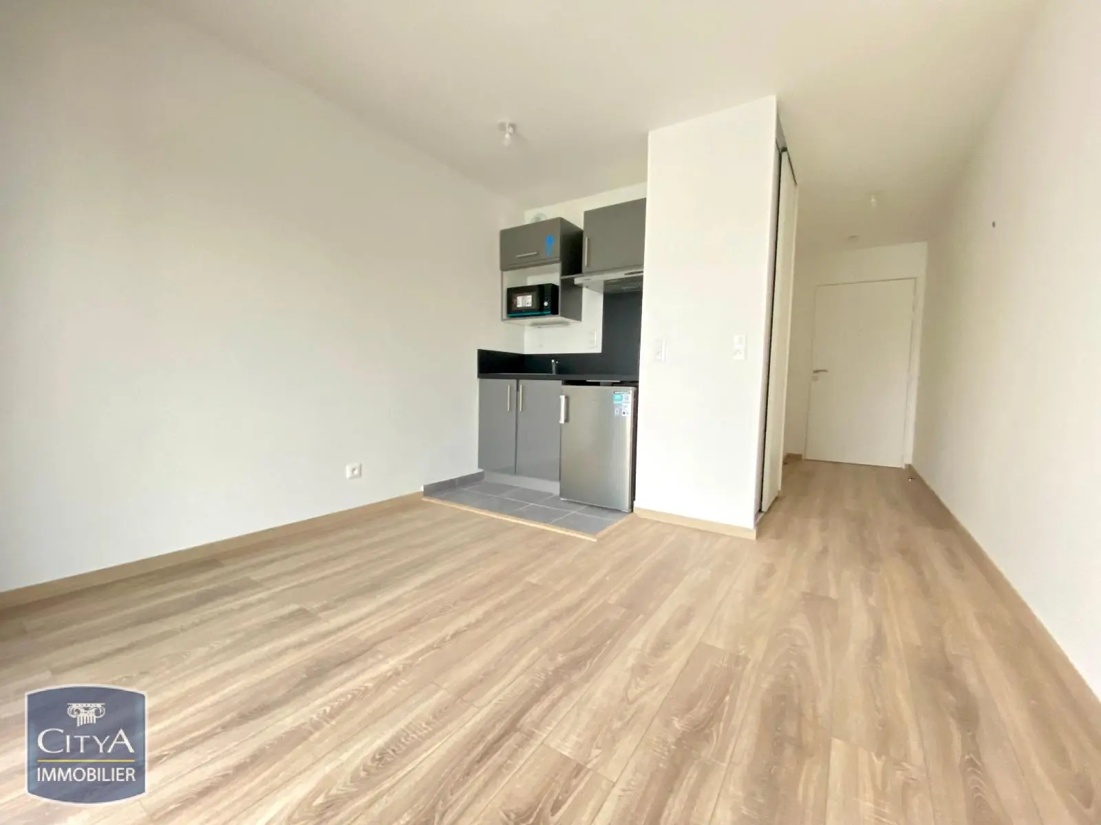 Photo 2 Appartement 1 pièce 19.9m²