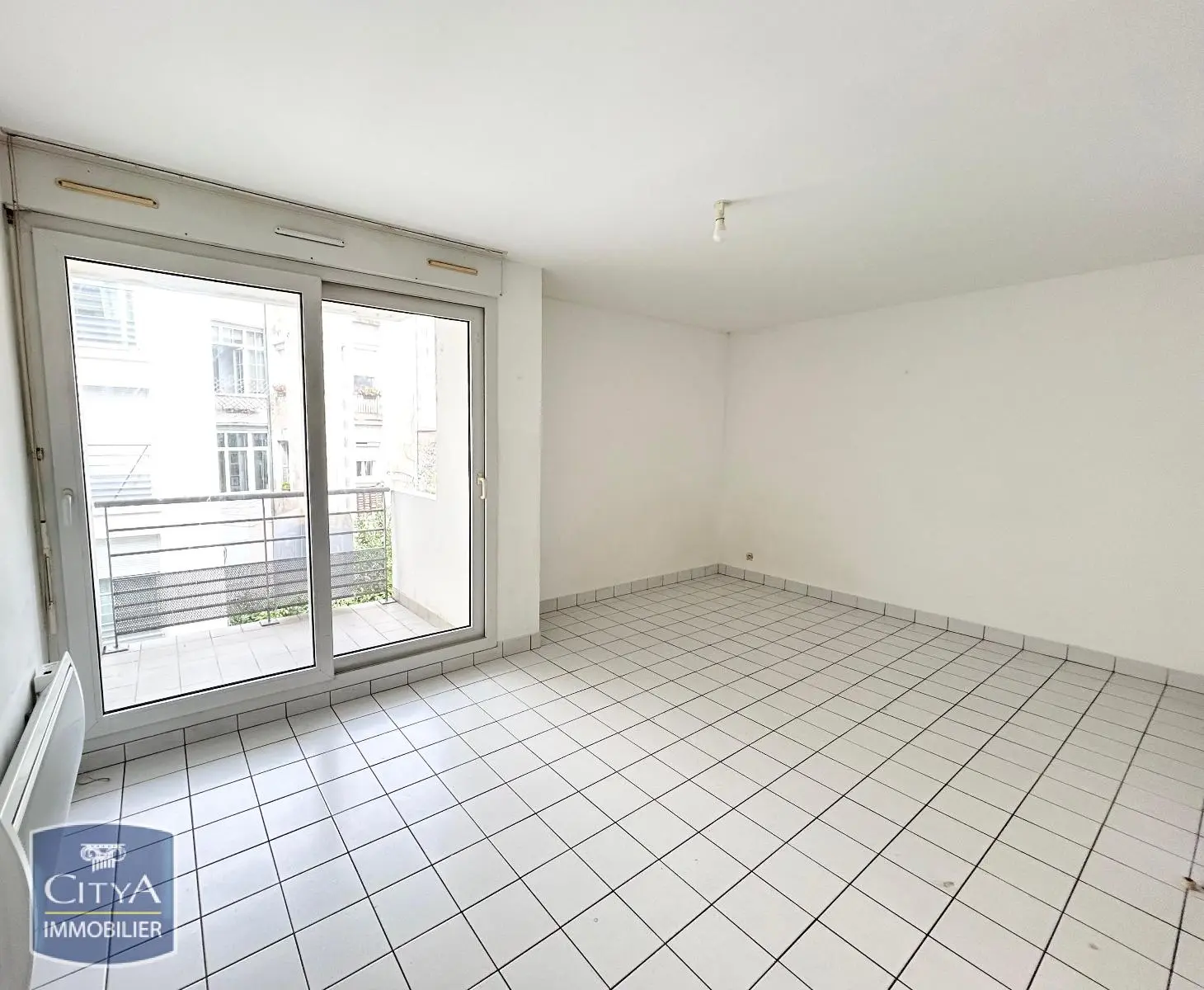 Photo 2 Appartement 1 pièce 27.79m²