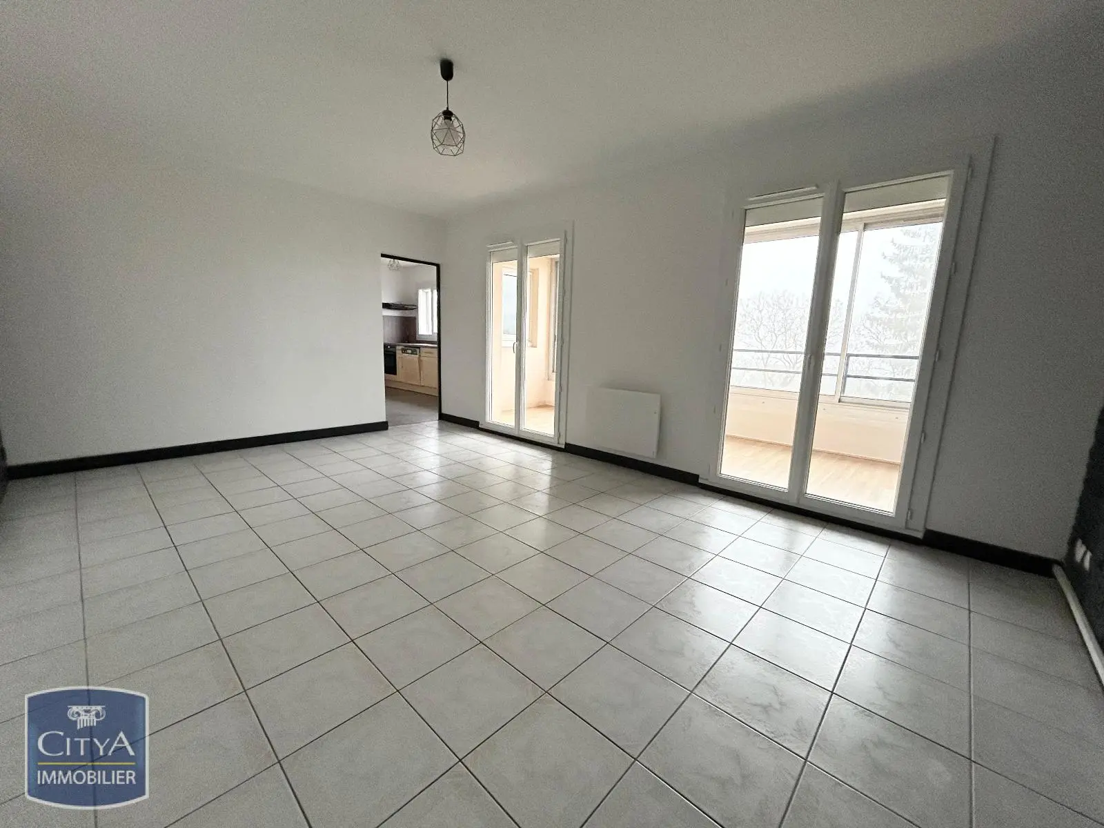 Photo 1 Appartement 4 pièces 97.16m²