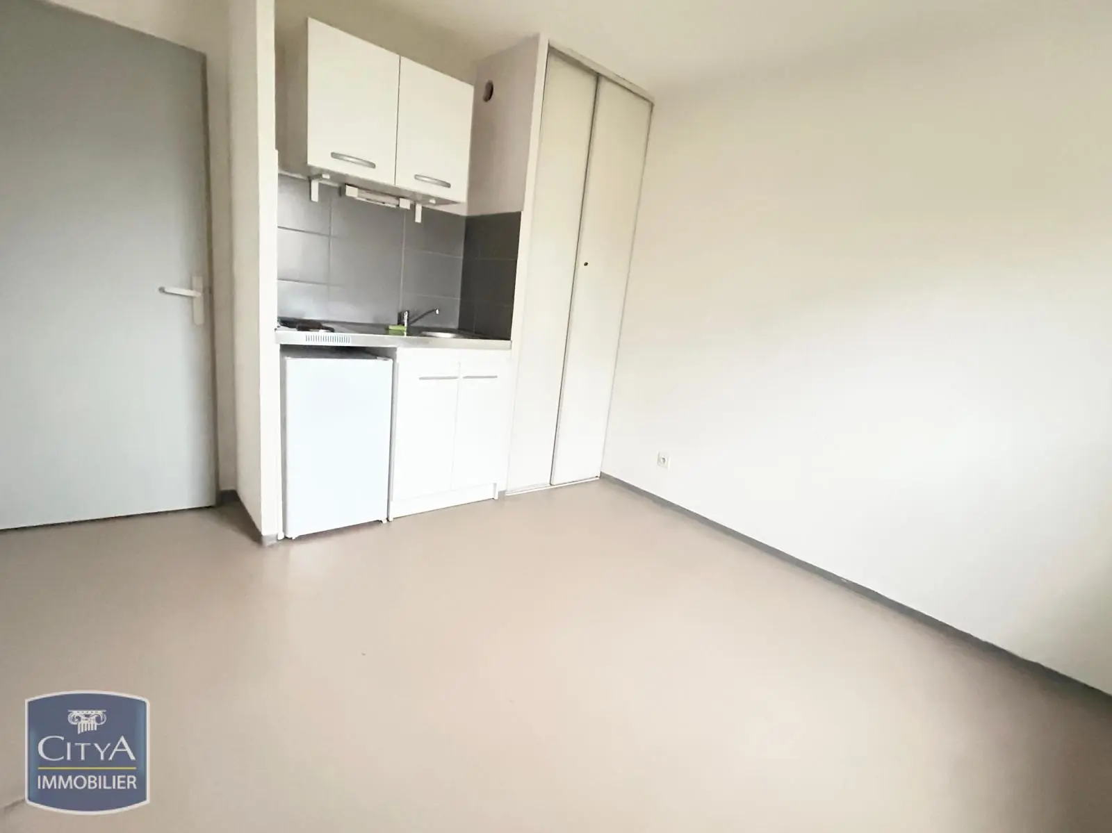 Photo 3 Appartement 1 pièce 15.48m²