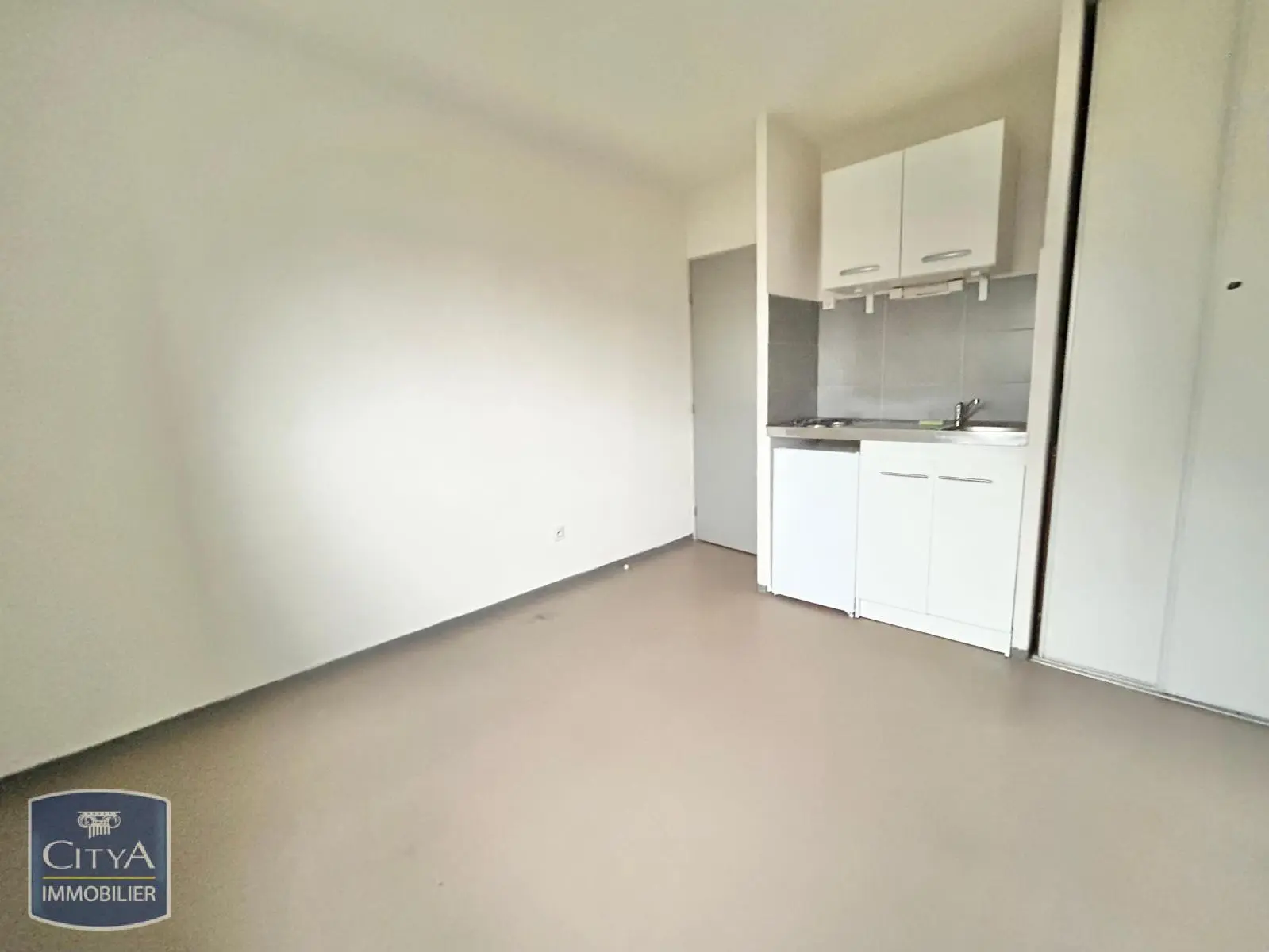 Photo 1 Appartement 1 pièce 15.48m²