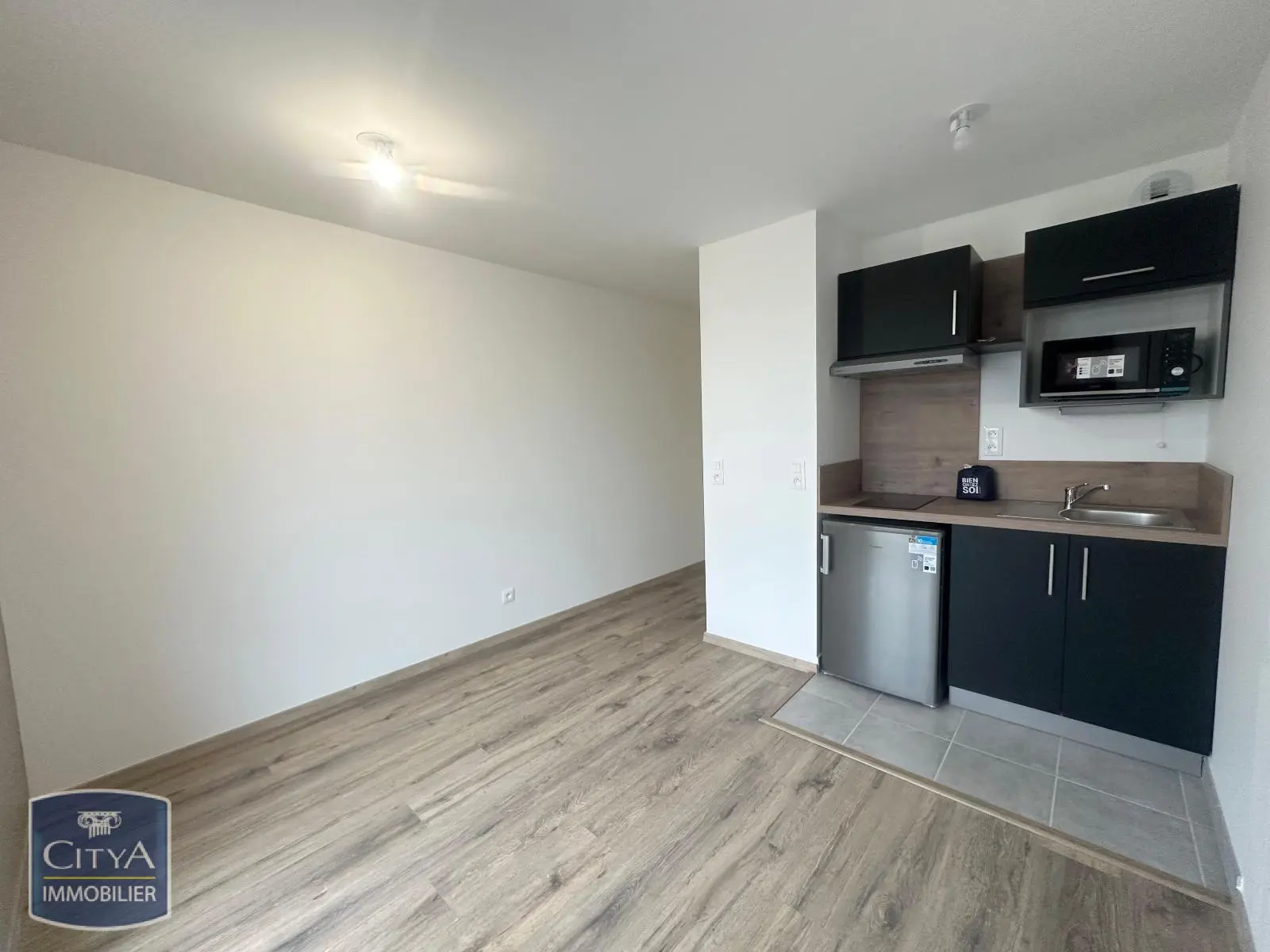 Photo 1 Appartement 1 pièce 18.9m²