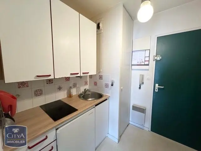 Photo 2 Appartement 1 pièce 30.58m²