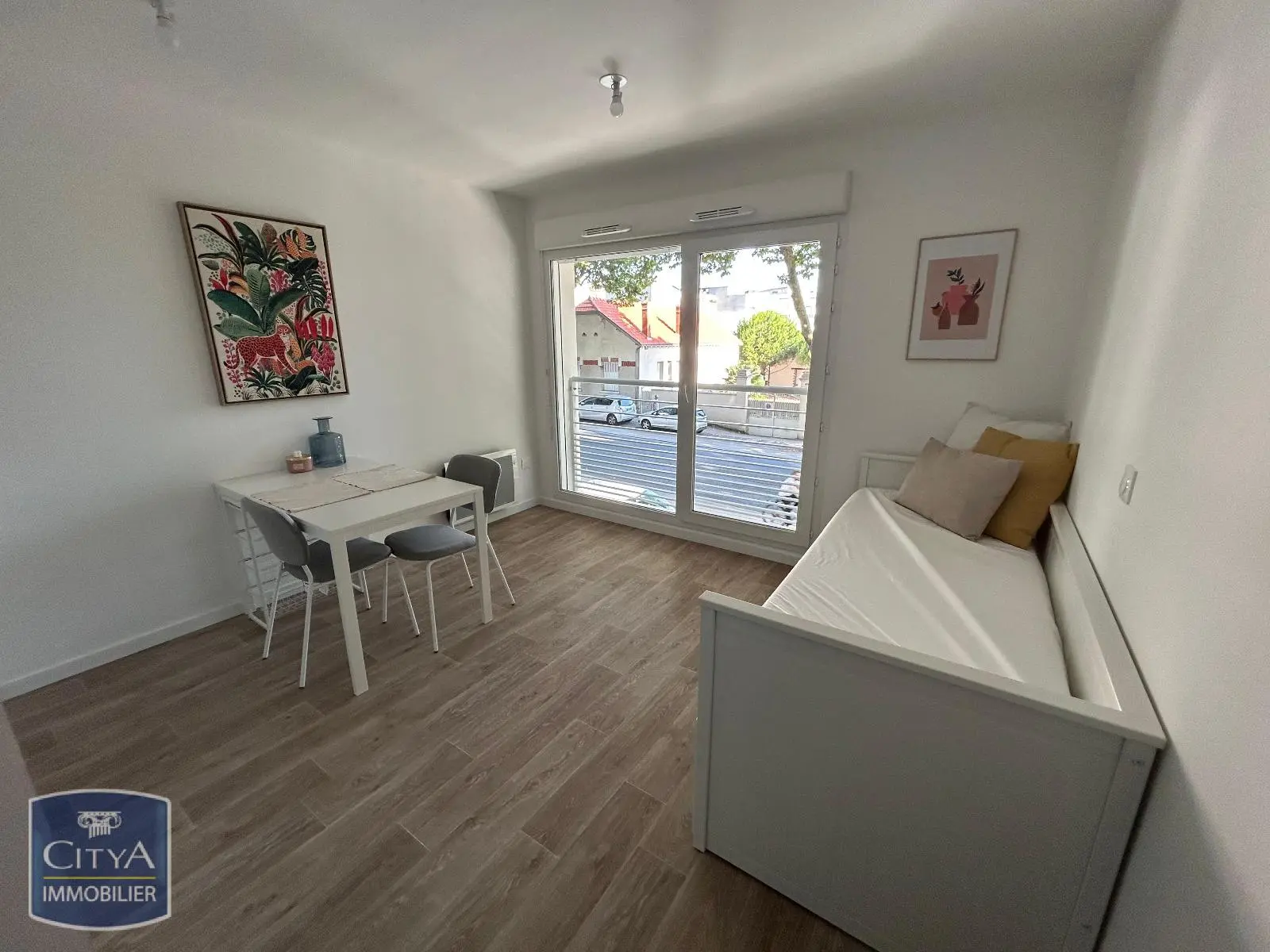 Photo 2 Appartement 1 pièce 22.98m²