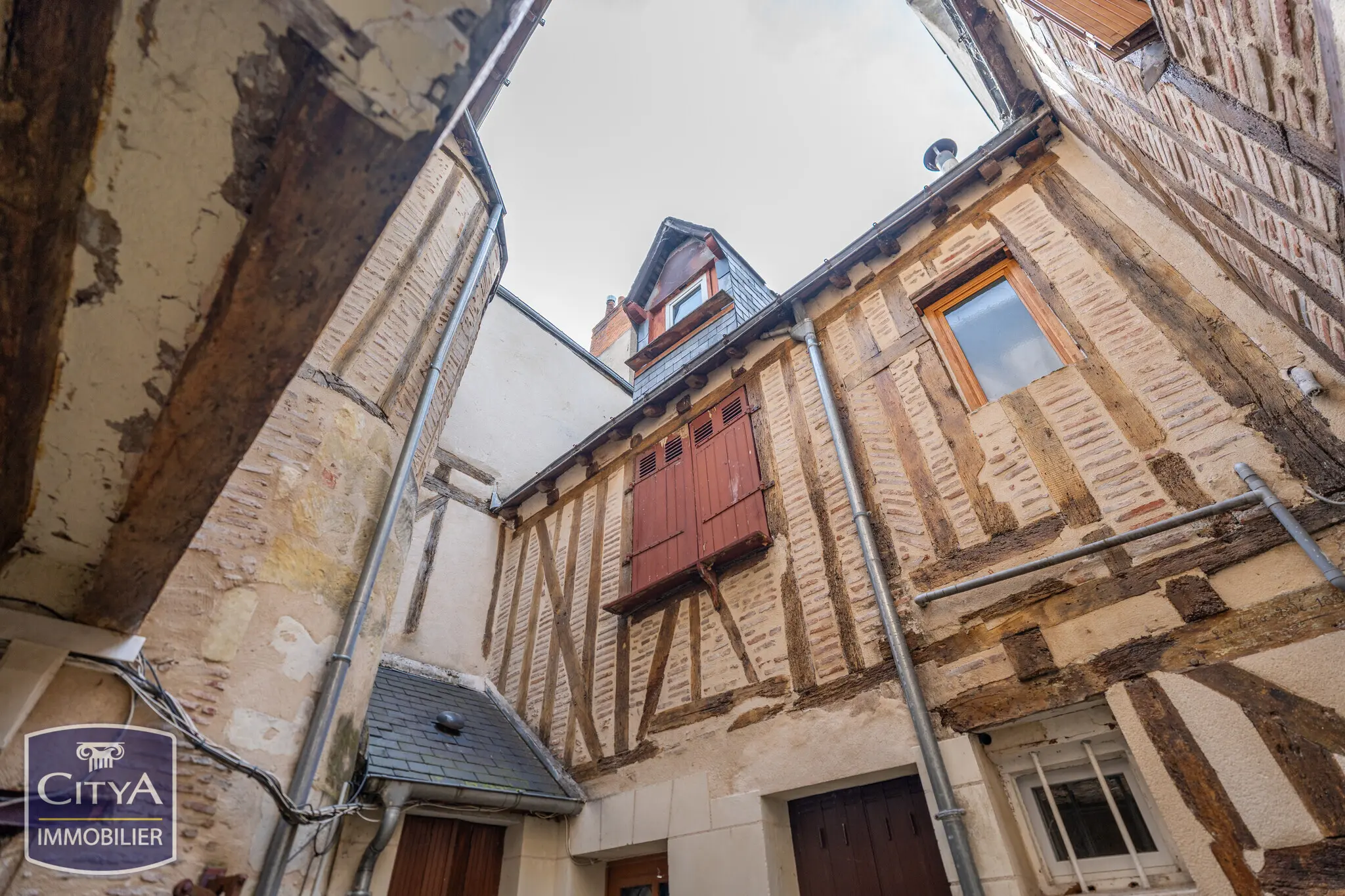 Photo 1 Appartement 1 pièce 24.47m²