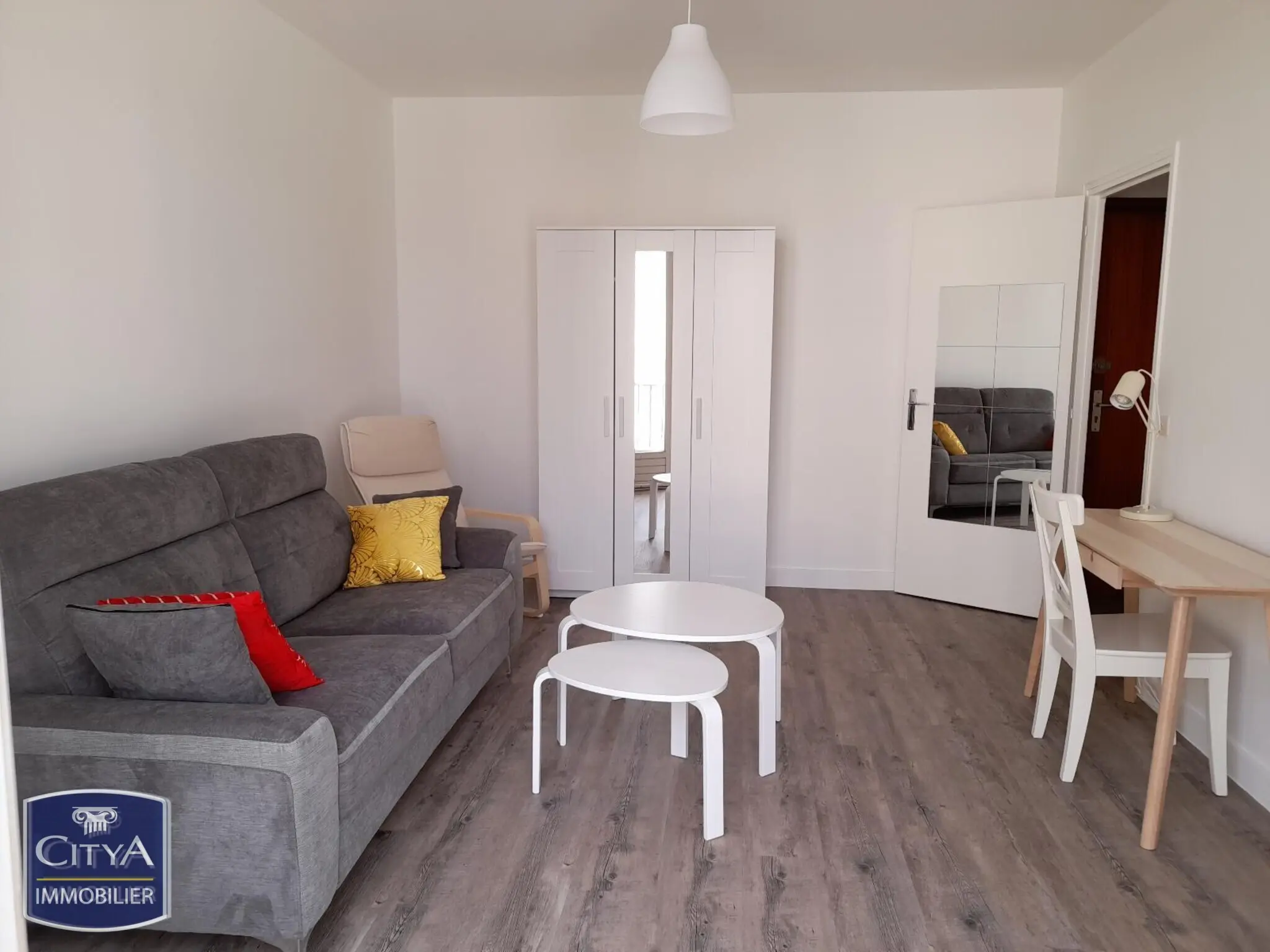 Photo 2 Appartement 1 pièce 28.06m²