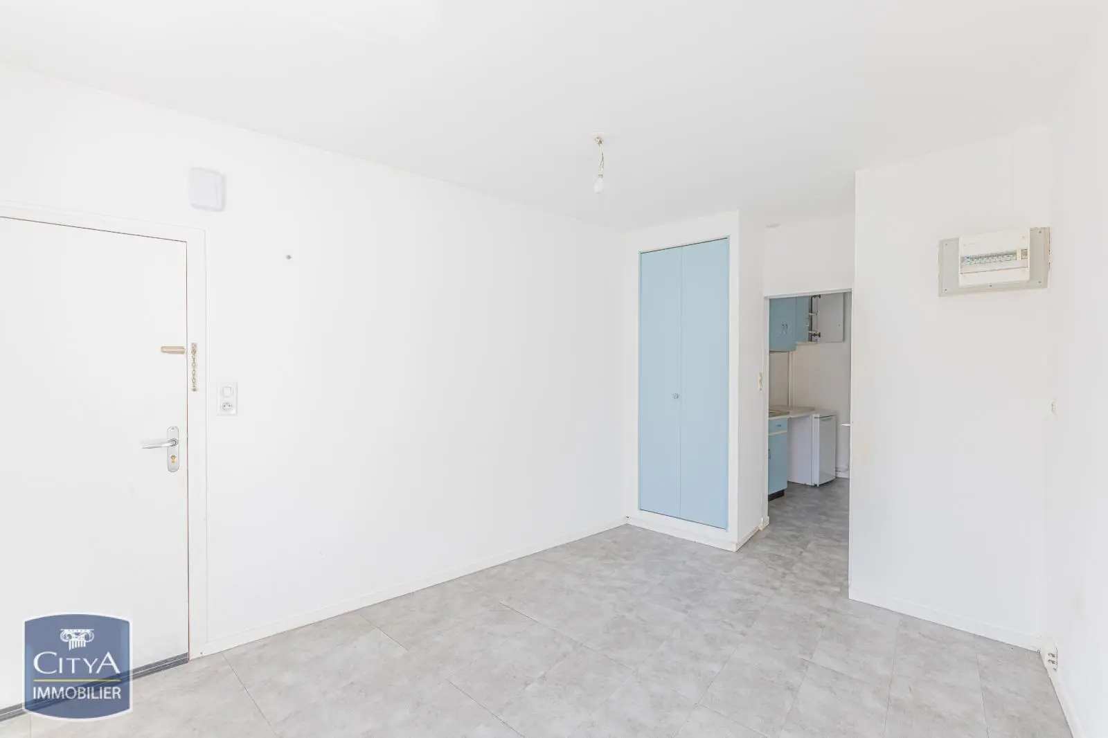 Photo 2 Appartement 1 pièce 17.84m²