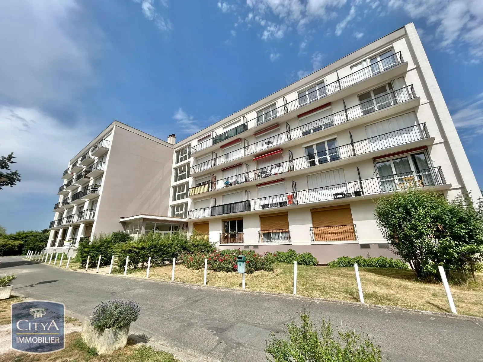 Photo 1 Appartement 1 pièce 31.82m²