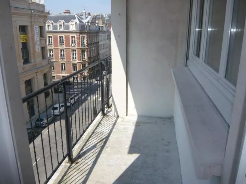 Illustration pour Appartement 3 pièces 65m² Photo Appartement 3 pièces 65m²