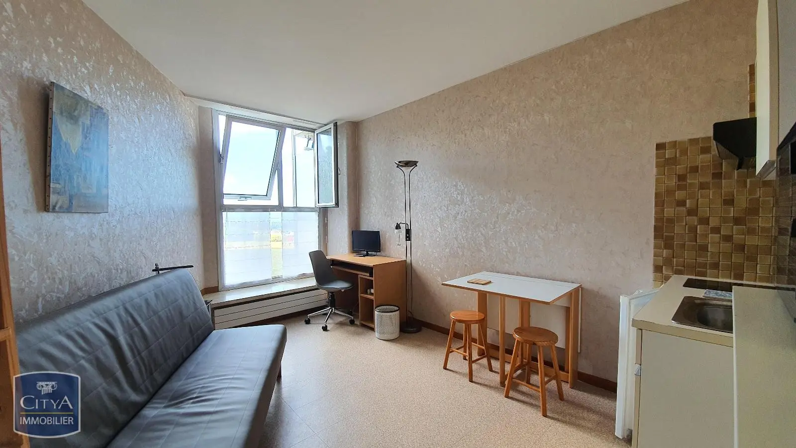 Photo 1 Appartement 1 pièce 21.68m²