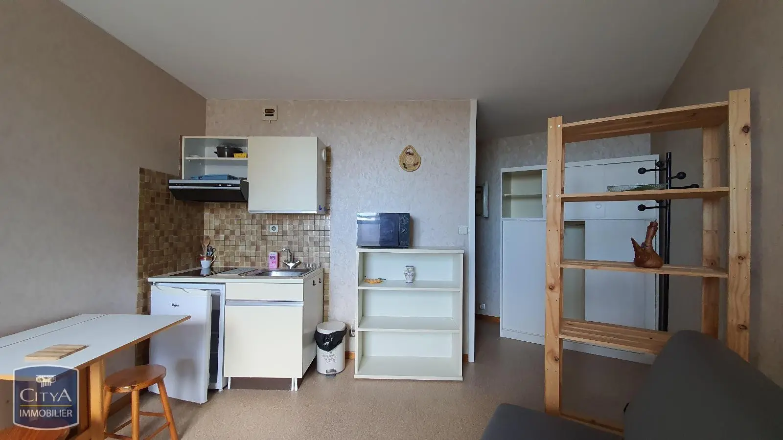 Photo 2 Appartement 1 pièce 21.68m²