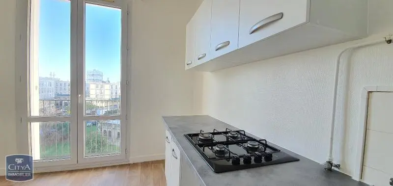 Photo 2 Appartement 1 pièce 30.8m²