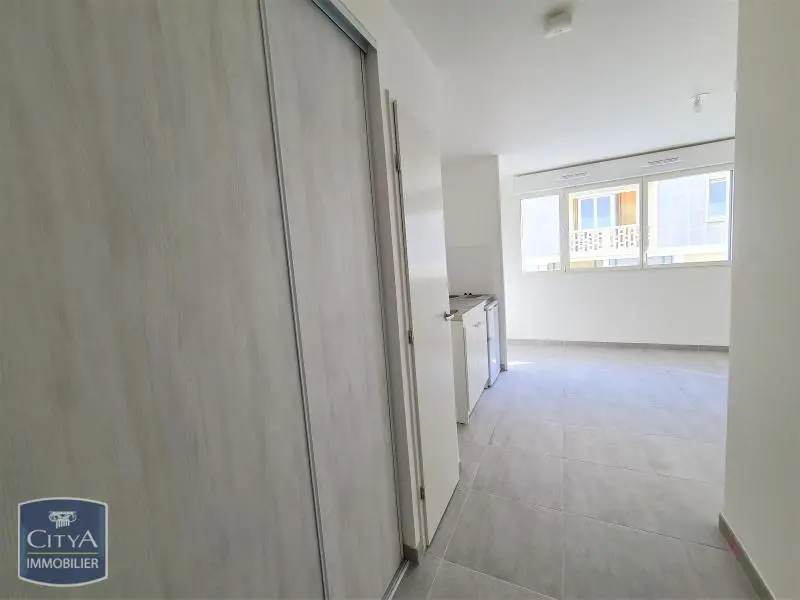 Photo 2 Appartement 1 pièce 22.79m²