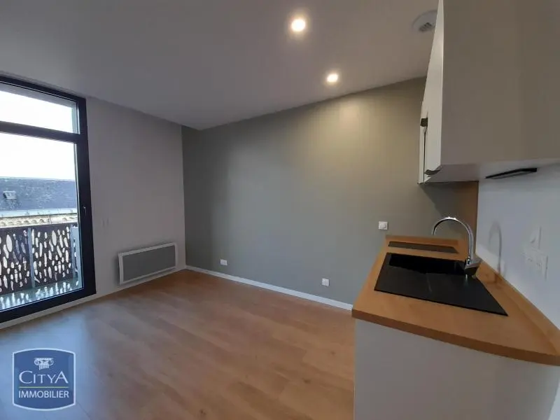 Photo 1 Appartement 1 pièce 24.5m²