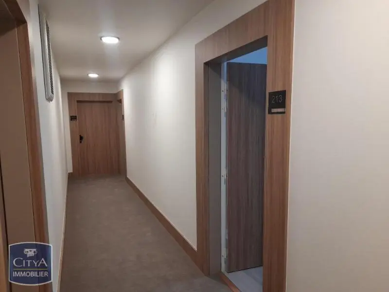 Photo 2 Appartement 1 pièce 23.5m²