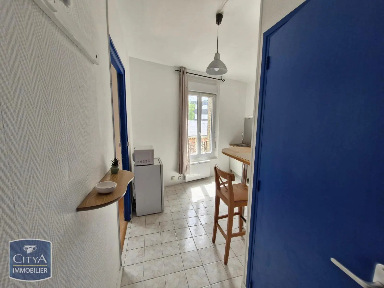 Photo 2 Appartement 1 pièce 27.49m²