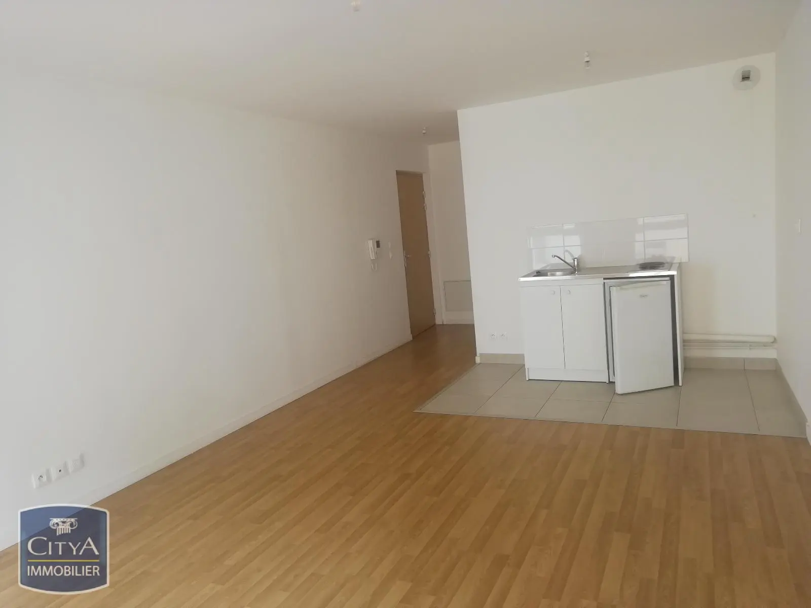 Photo 2 Appartement 1 pièce 32.1m²