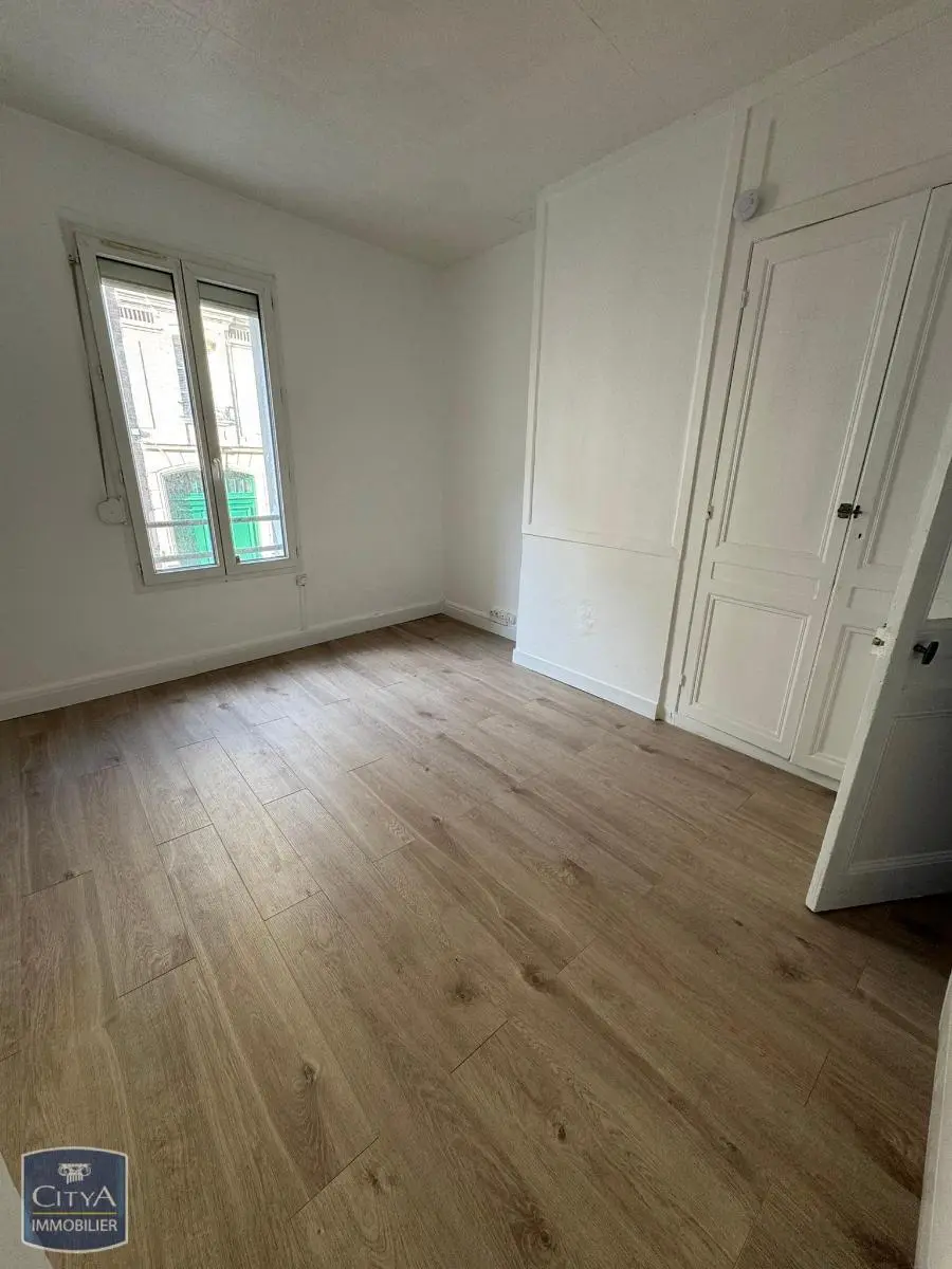 Photo 1 Appartement 1 pièce 27.87m²