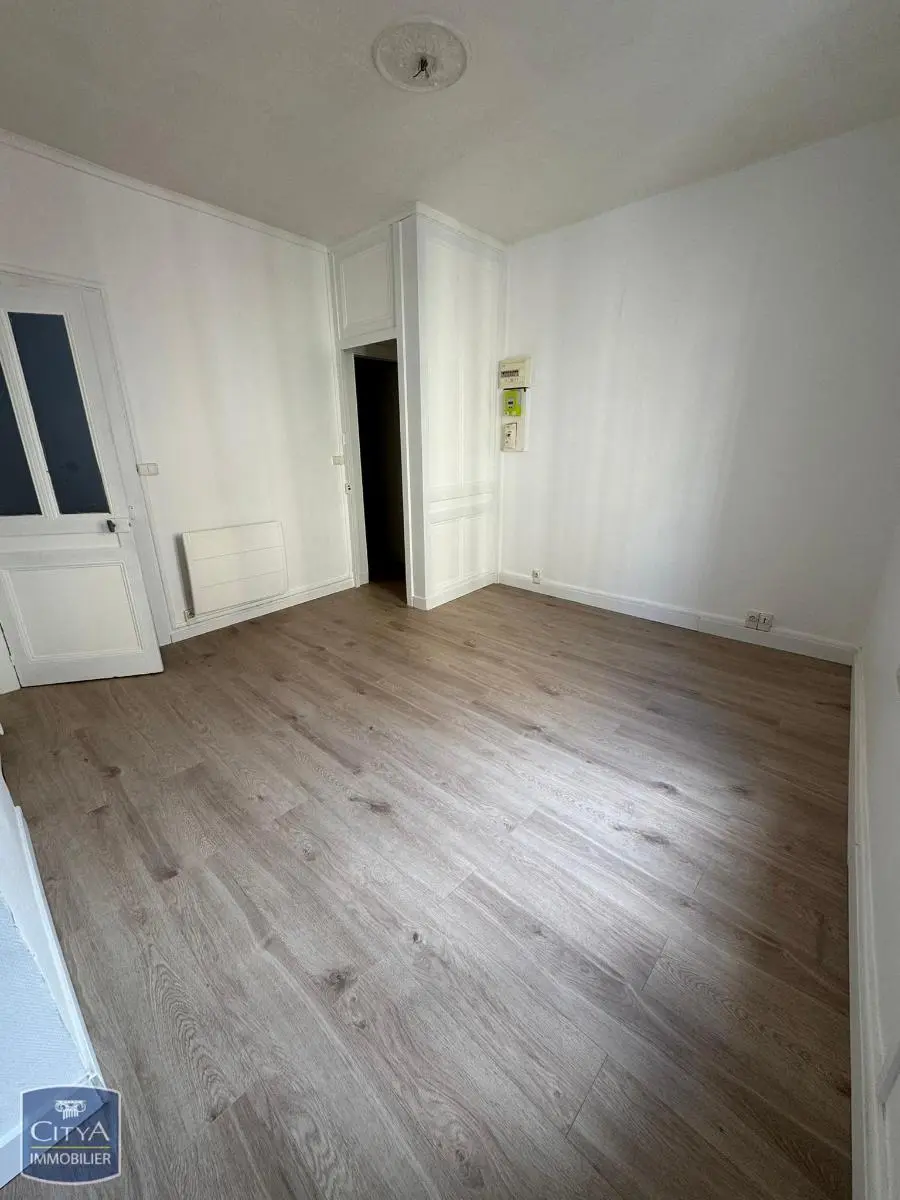 Photo 2 Appartement 1 pièce 27.87m²