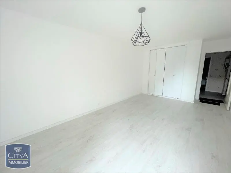 Photo 2 Appartement 1 pièce 38.48m²