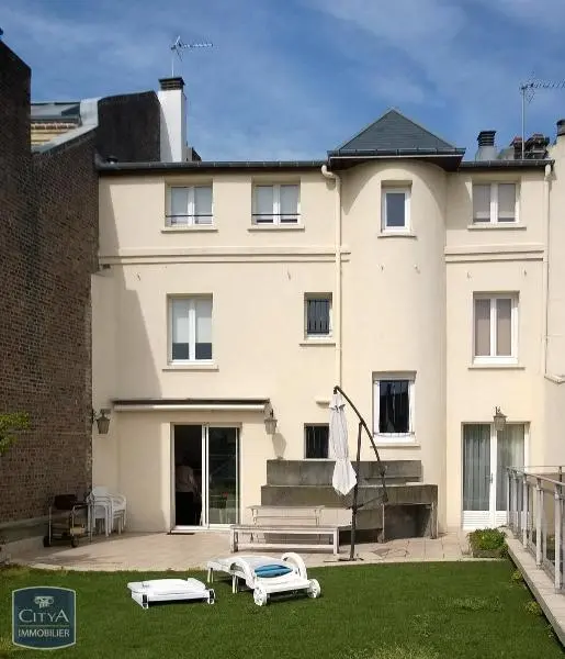 Photo 1 Maison 6 pièces 173.3m²