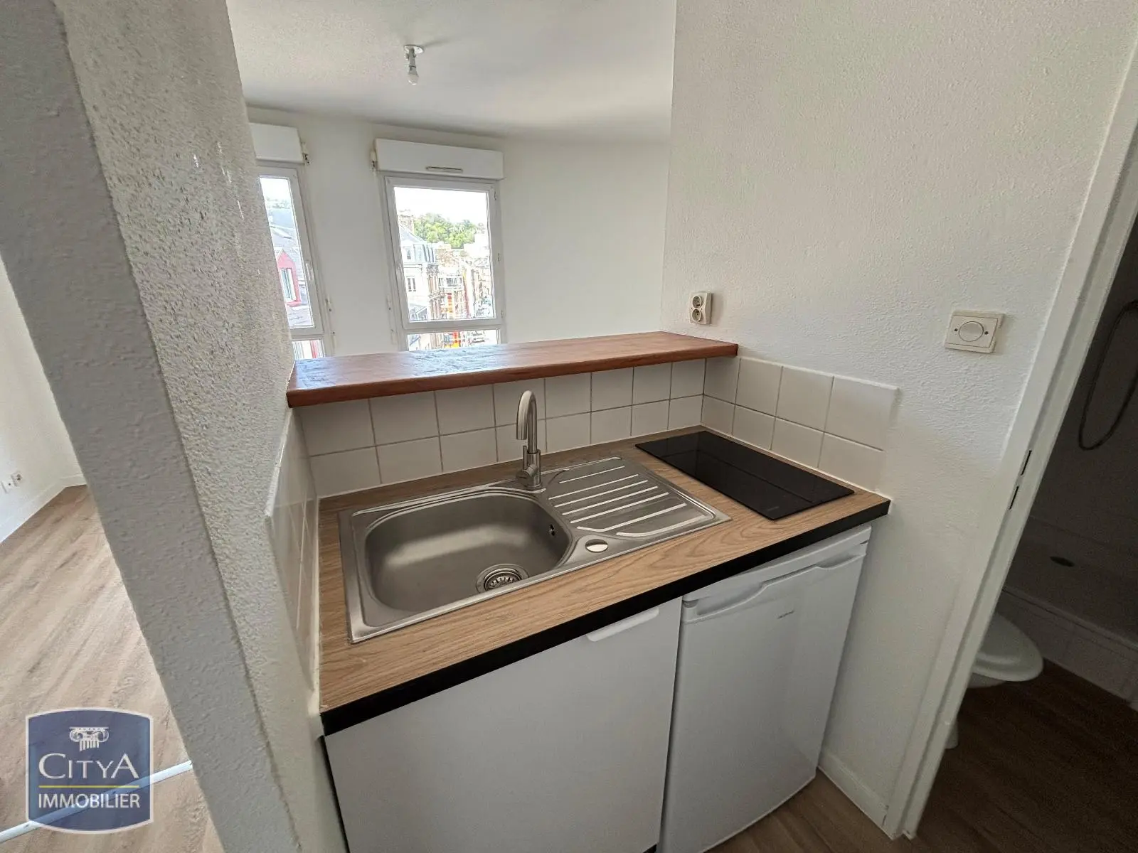 Photo 2 Appartement 1 pièce 22.75m²