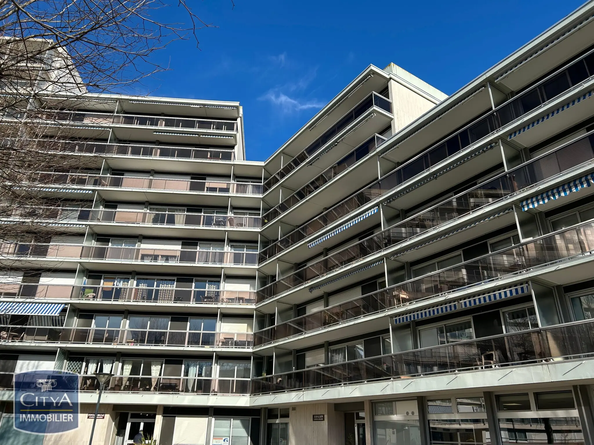 Photo 1 Appartement 1 pièce 31m²