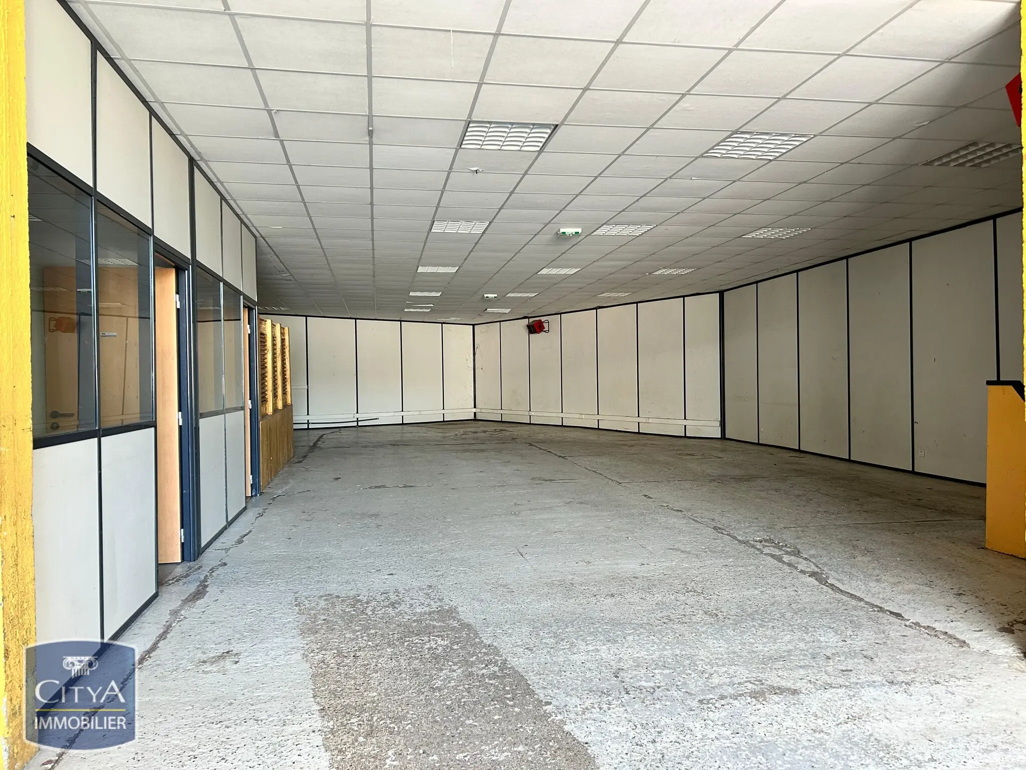 Photo 2 Fonds De Commerce 115m²