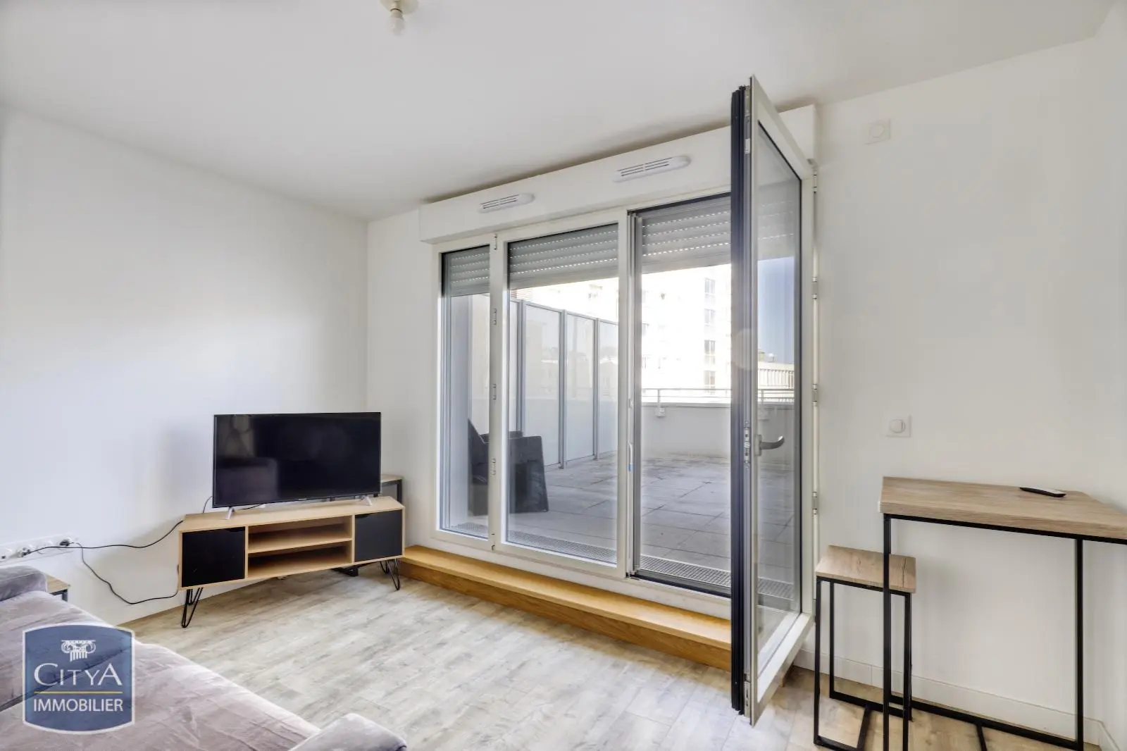 Photo 1 Appartement 1 pièce 21.64m²