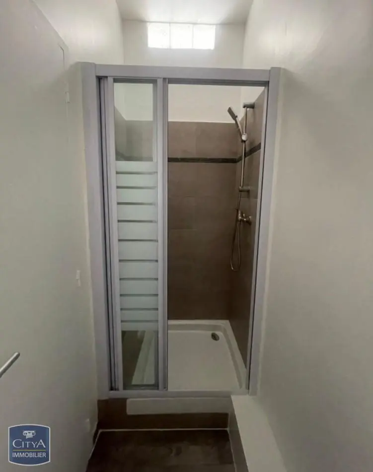 Photo 2 Appartement 1 pièce 23.78m²