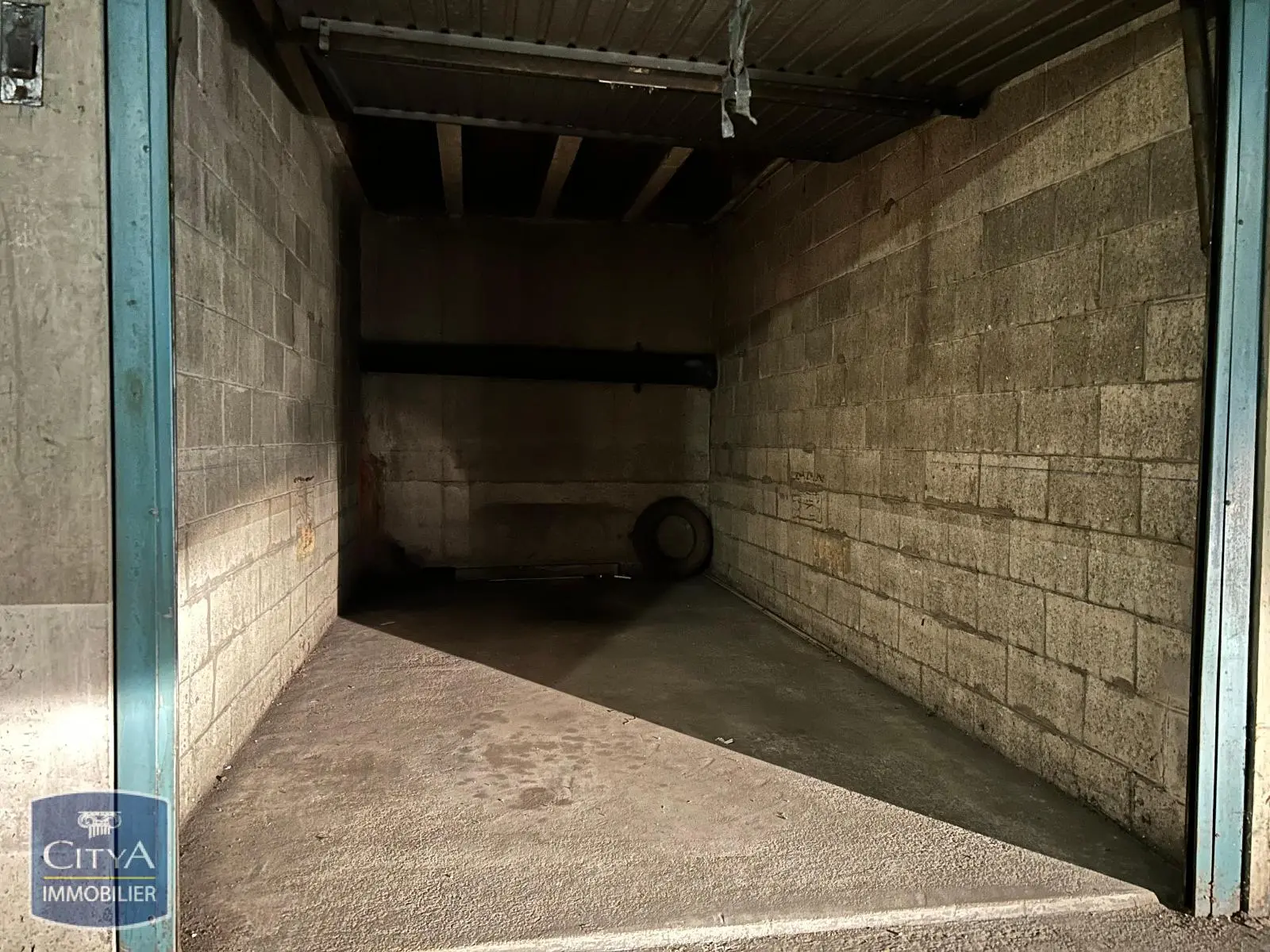 Photo 3 Parking