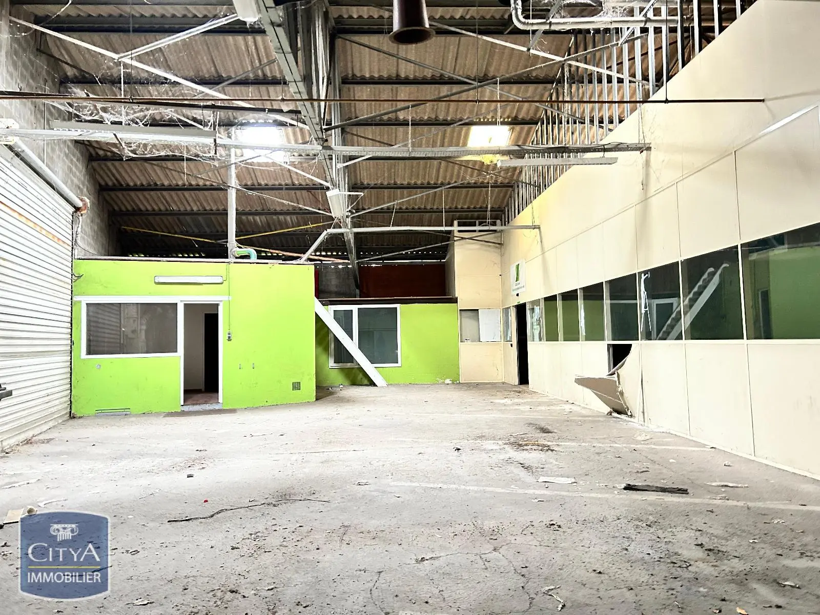 Photo 2 Local Professionnel 500m²