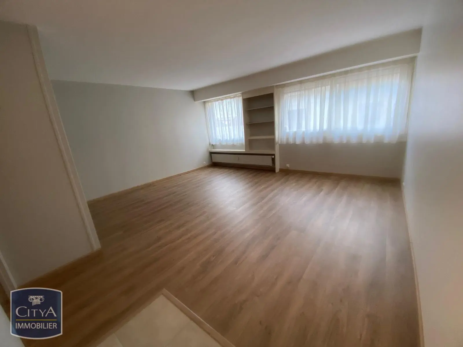 Photo 2 Appartement 1 pièce 35.7m²