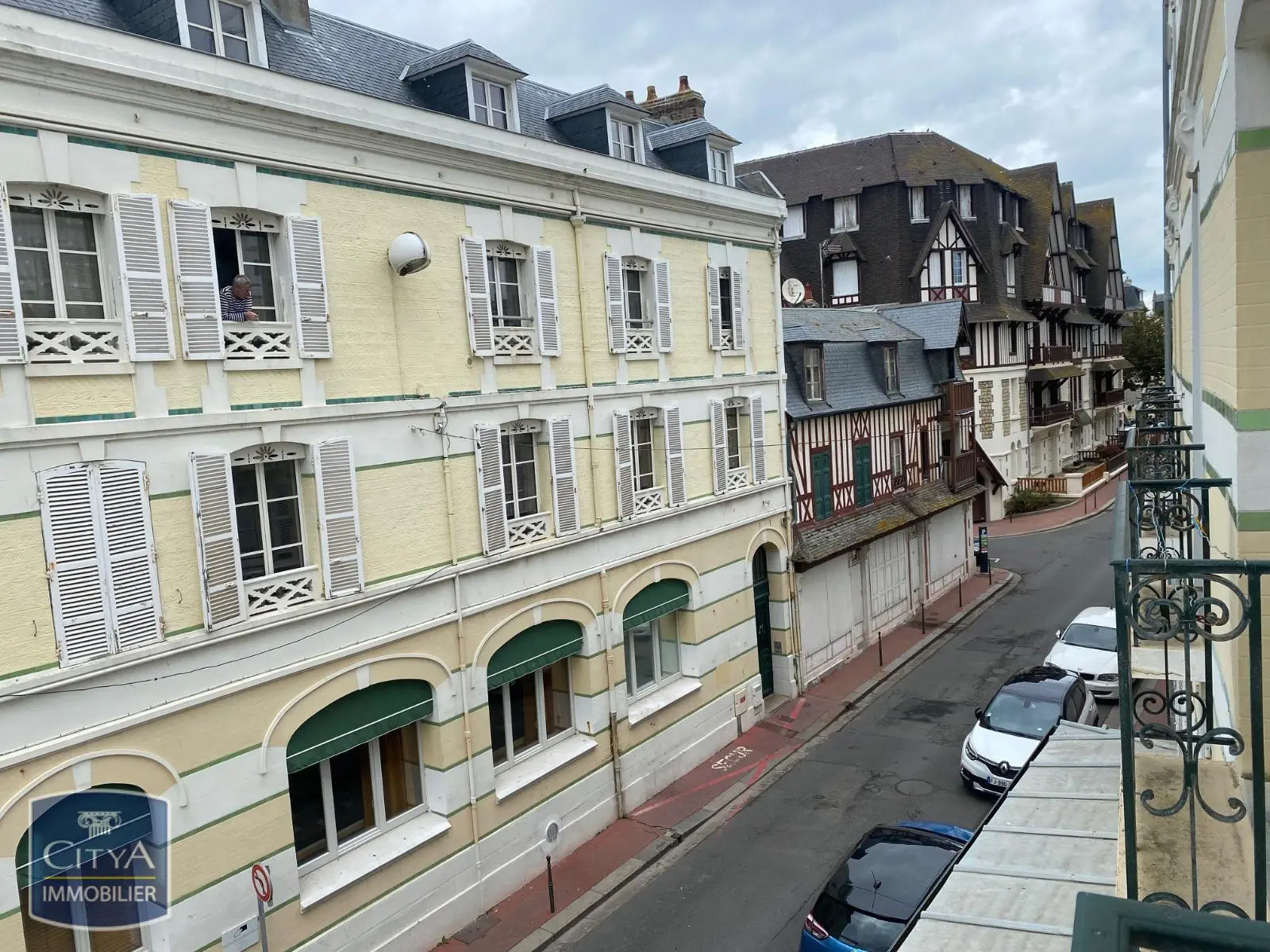 Photo 2 Appartement 1 pièce 23.97m²