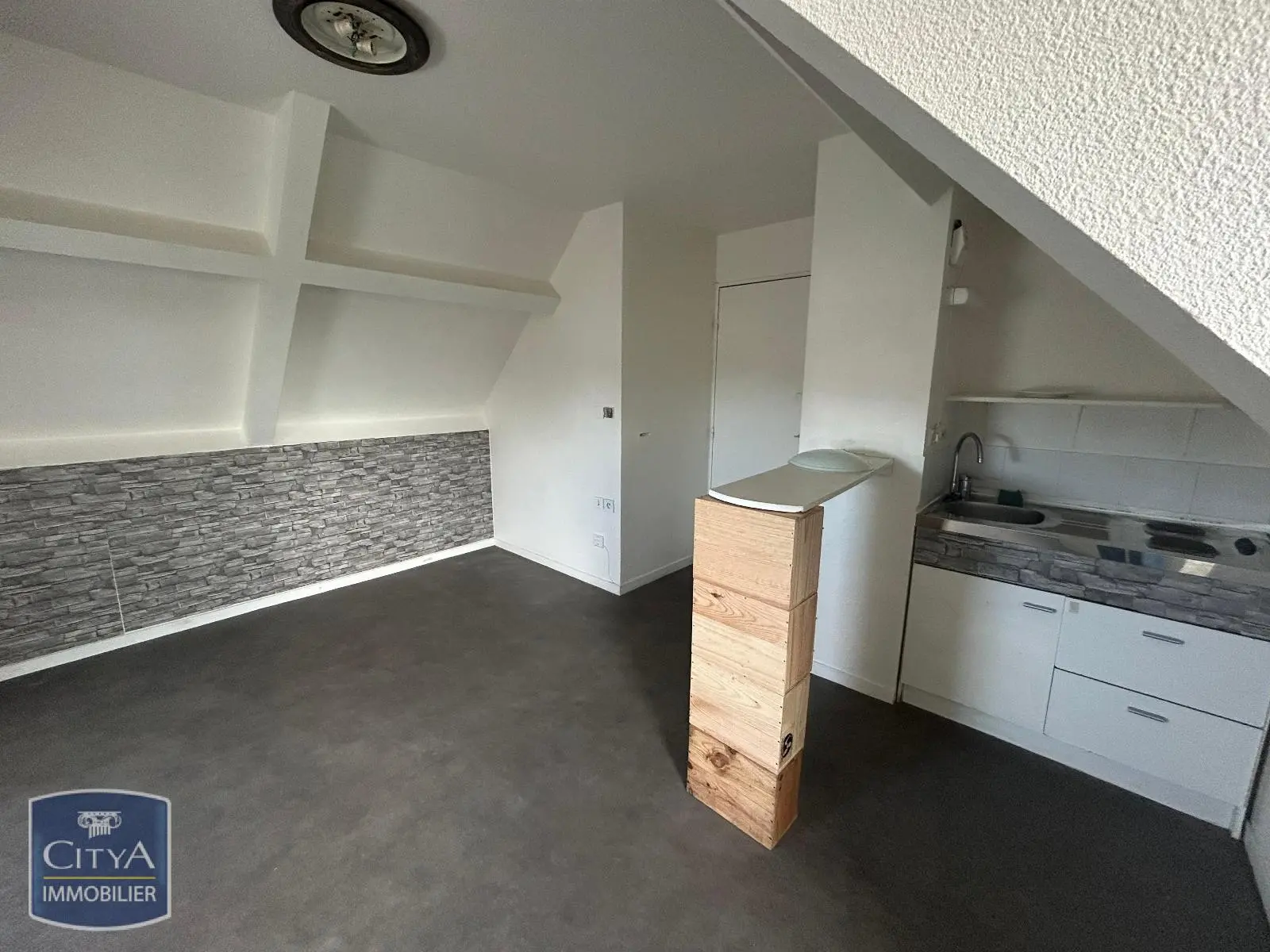 Photo 1 Appartement 1 pièce 19.73m²