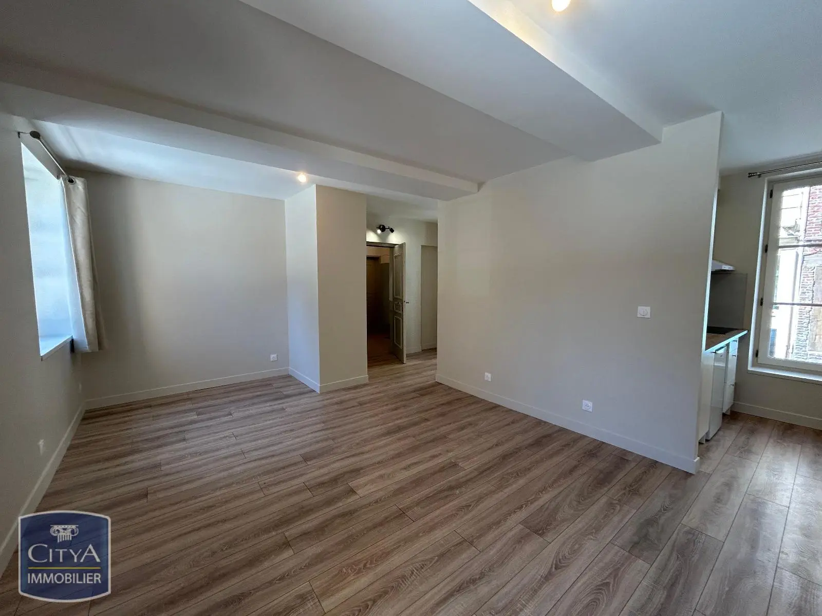 Photo 1 Appartement 1 pièce 32.9m²