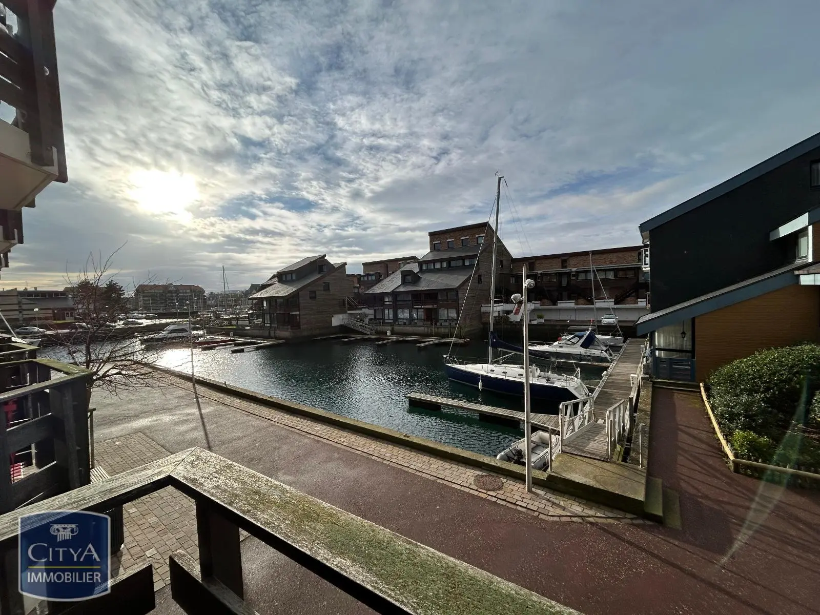 Photo 1 Appartement 1 pièce 23.87m²