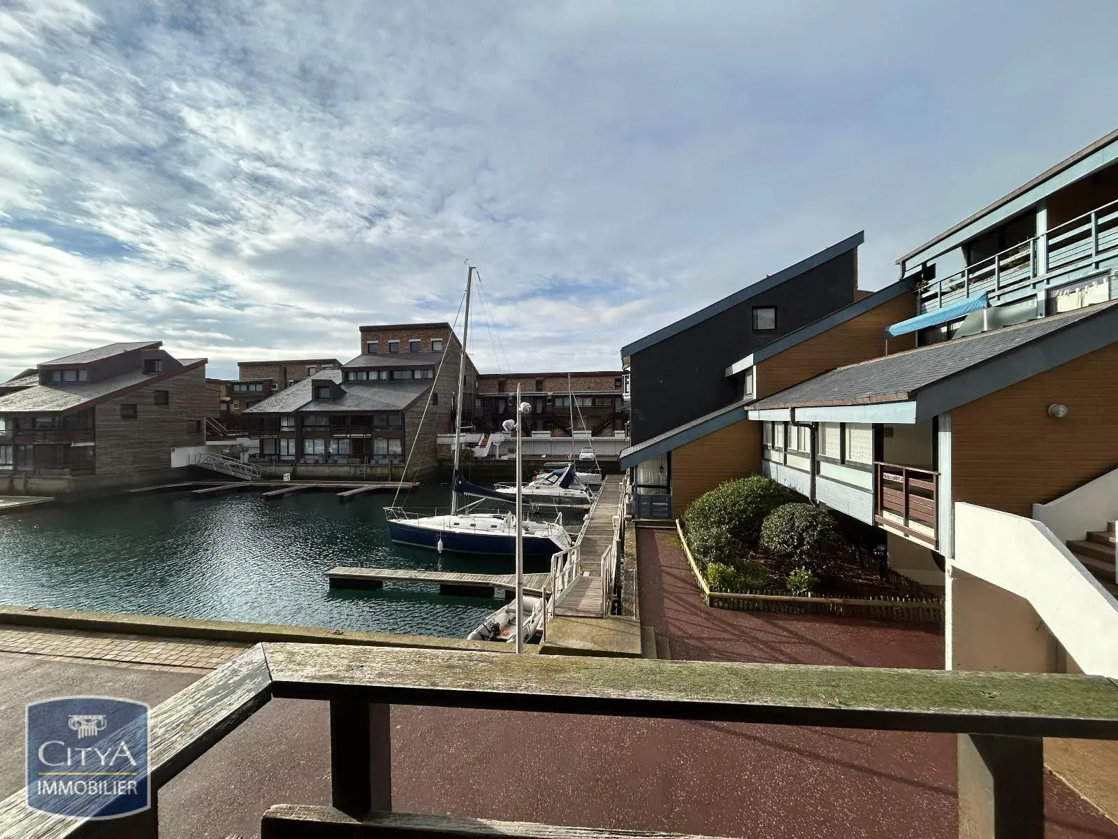 Photo 2 Appartement 1 pièce 23.87m²