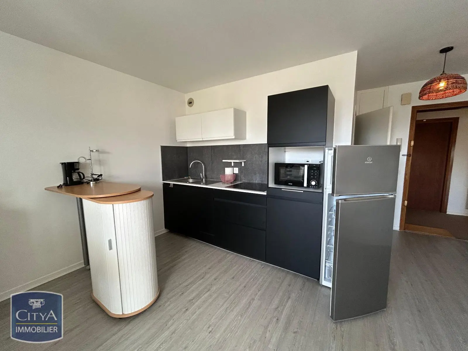 Photo 2 Appartement 1 pièce 29.74m²