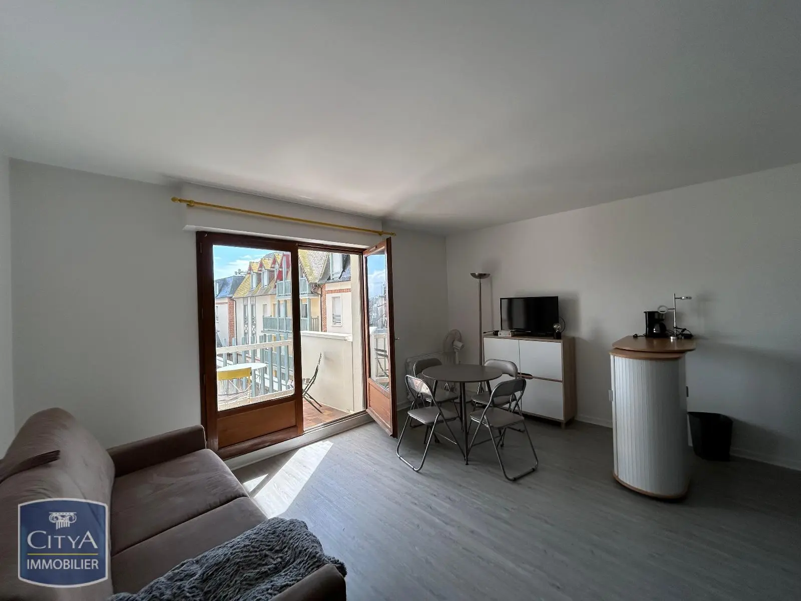 Photo 1 Appartement 1 pièce 29.74m²