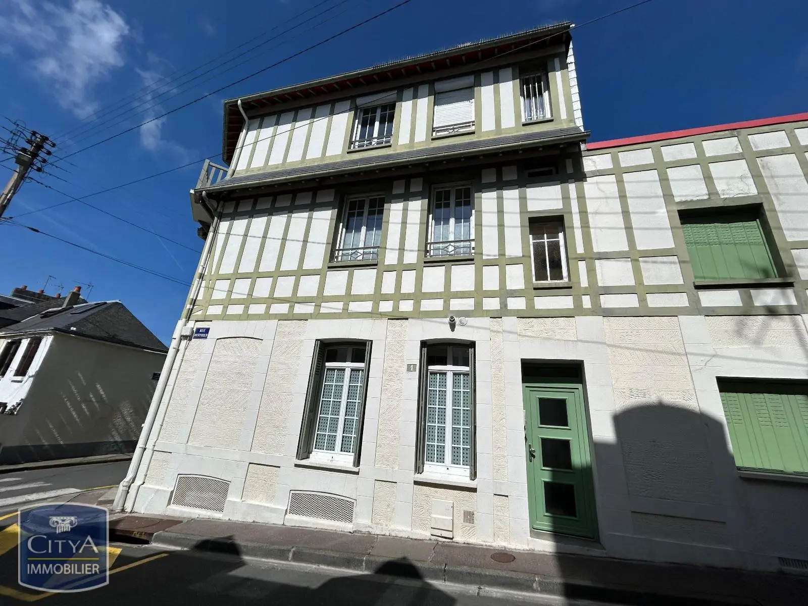 Photo 1 Appartement 1 pièce 32.77m²