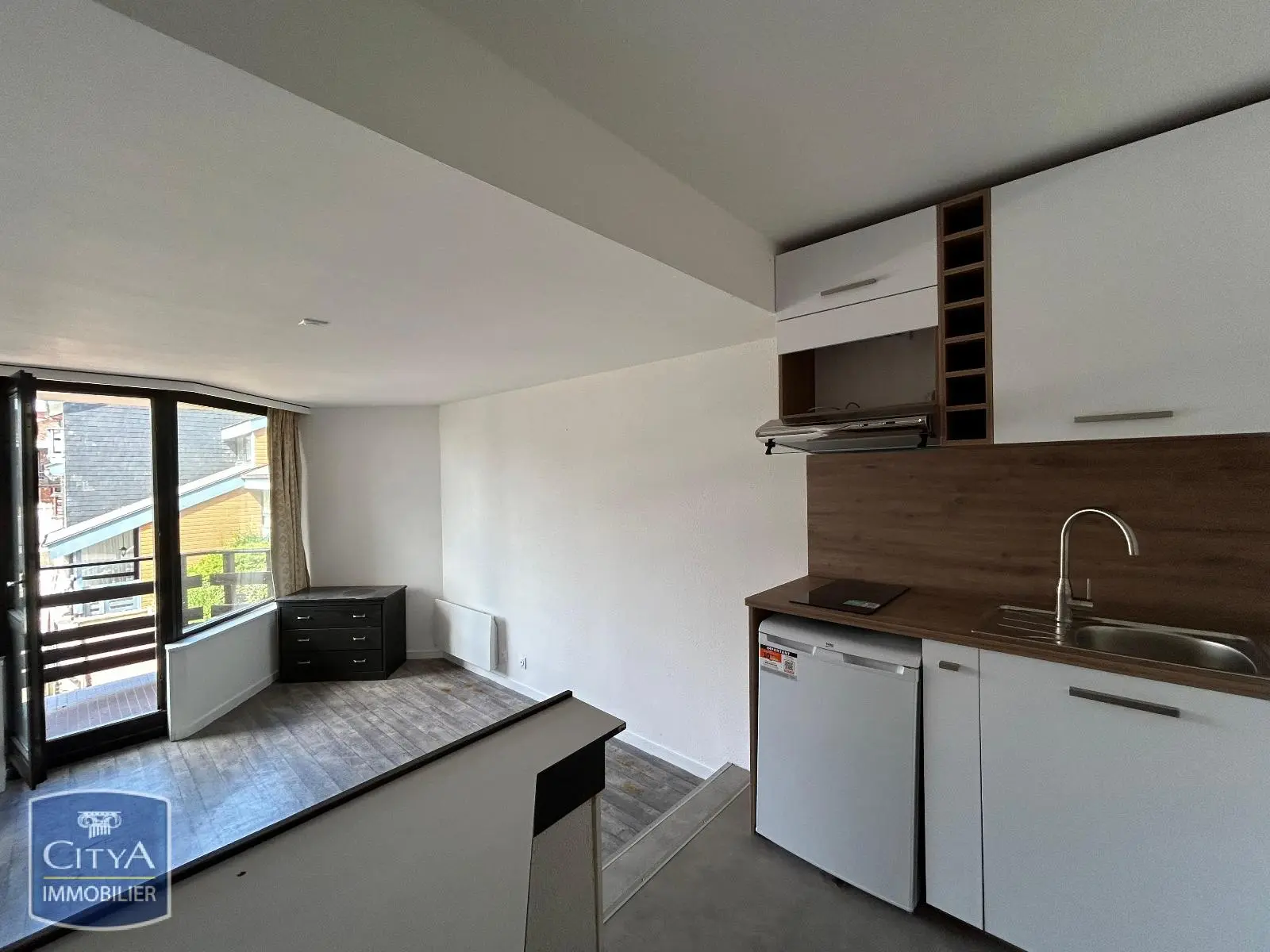 Photo 1 Appartement 1 pièce 23.87m²