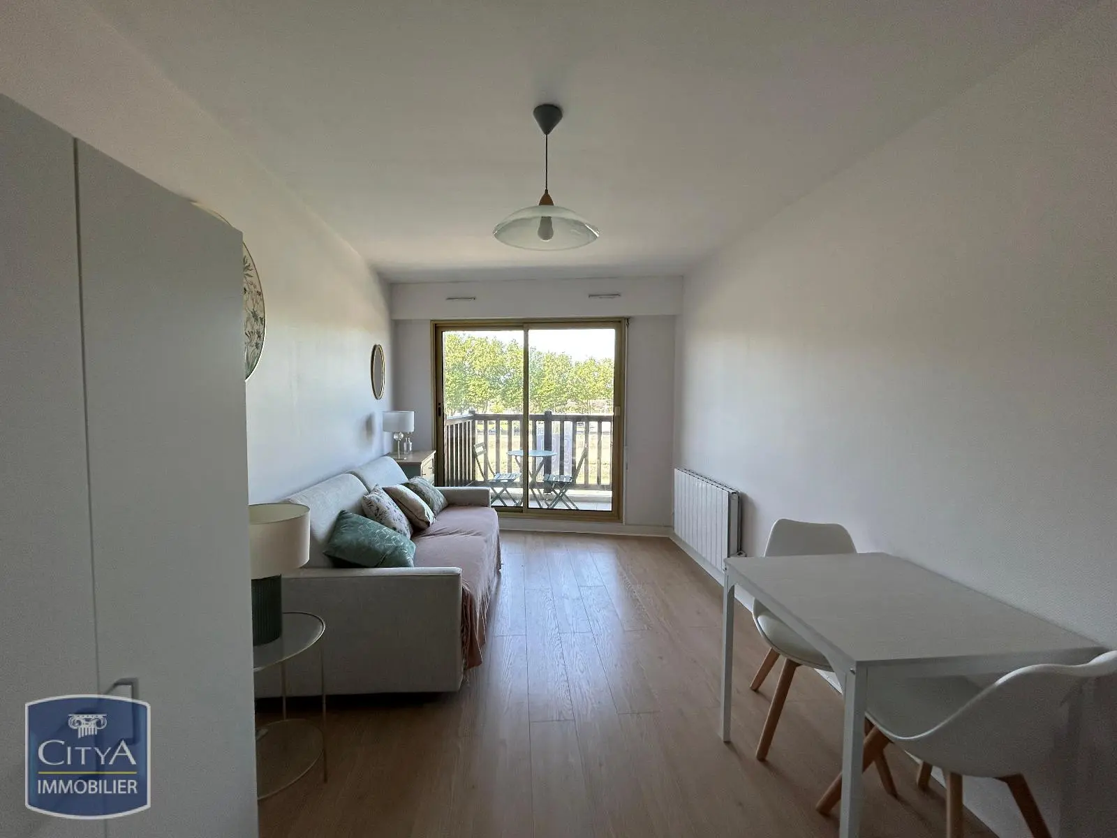 Photo 1 Appartement 1 pièce 22.72m²