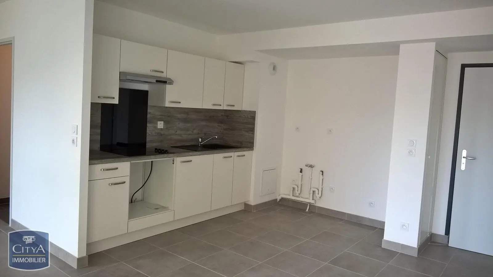 Photo 2 Appartement 1 pièce 33.48m²
